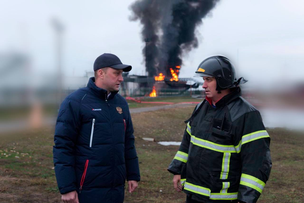 Роман Бусаргин и пожарный