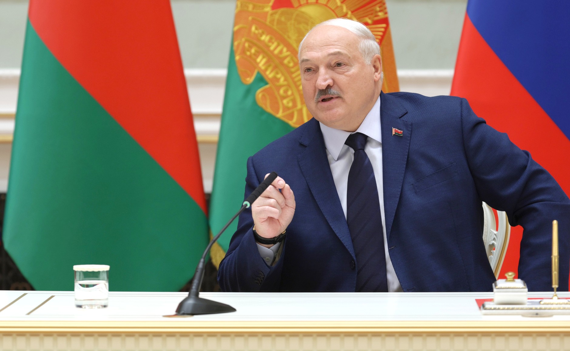 <span class="title">Александр Лукашенко</span>