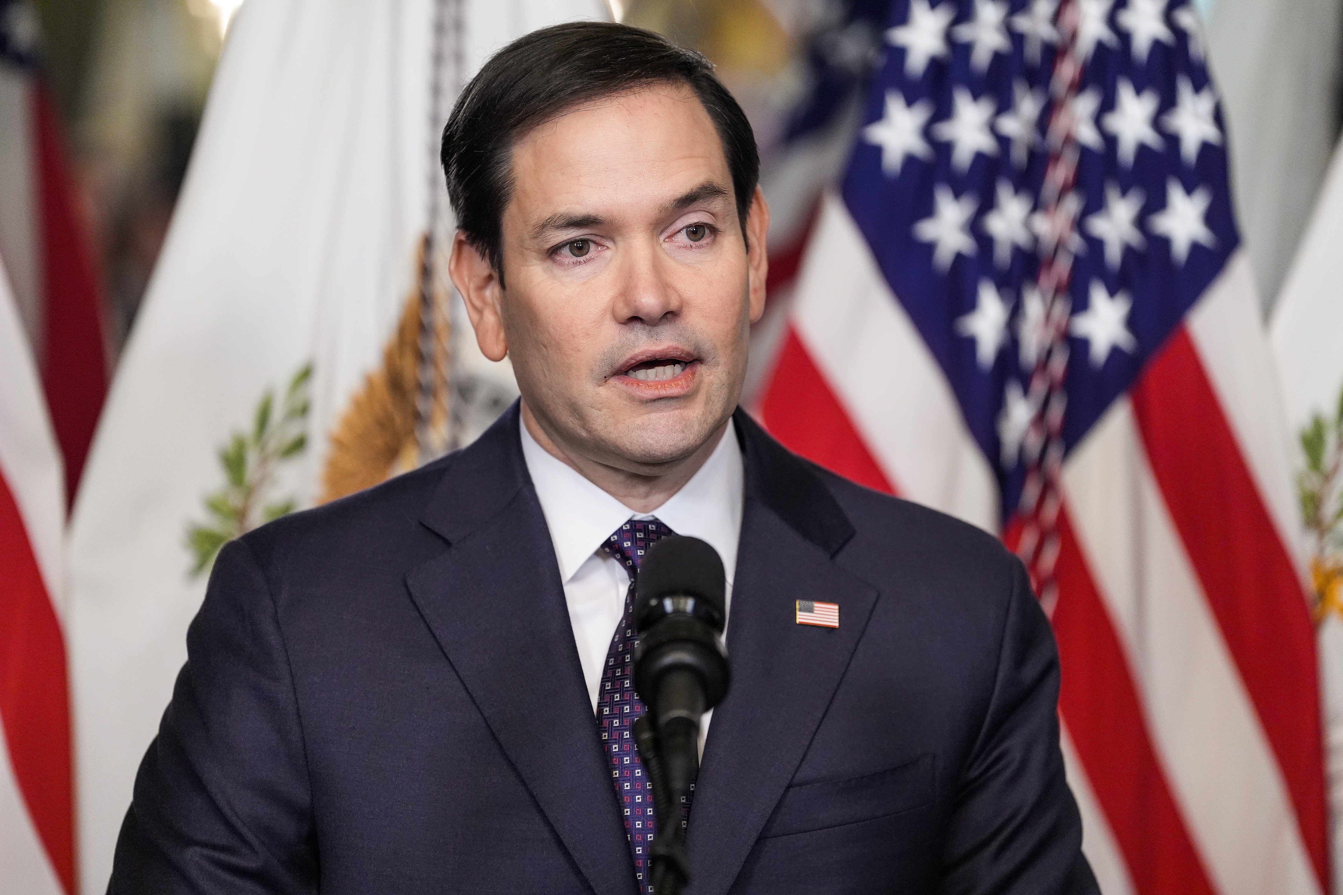https://stcdn.business-online.ru/v3/25-02-18/rubio.jpg_2025_02_16_23_30_24.jpg_2025_02_18_16_24_19.jpg