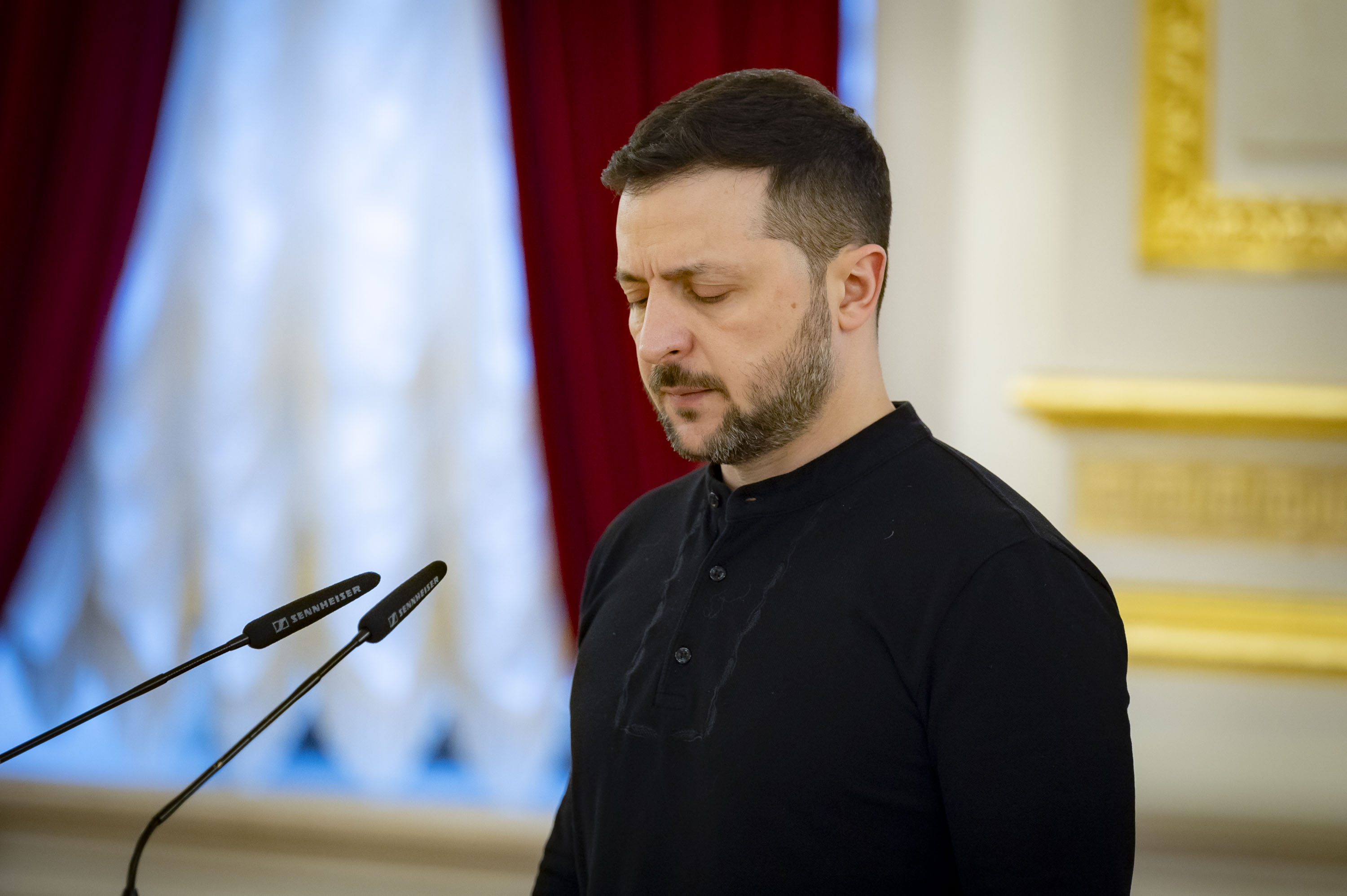 <span class="title">Владимир Зеленский</span>