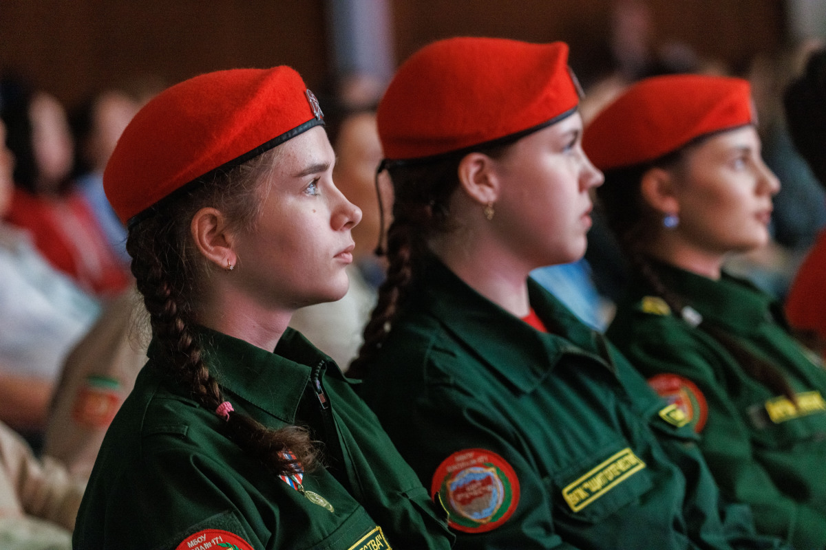 Члены всероссийского военно-патриотического движения «Юнармия»