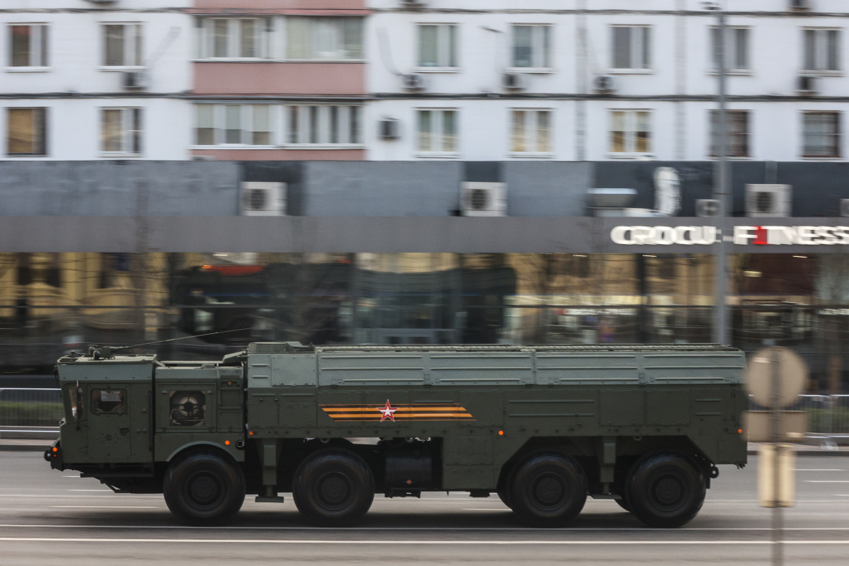 «Искандер-М» в Москве перед началом военного парада в 2022-м году