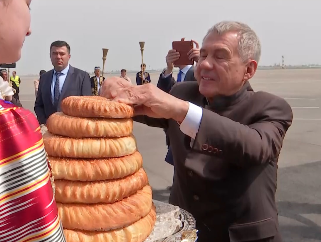 Рустам Минниханов