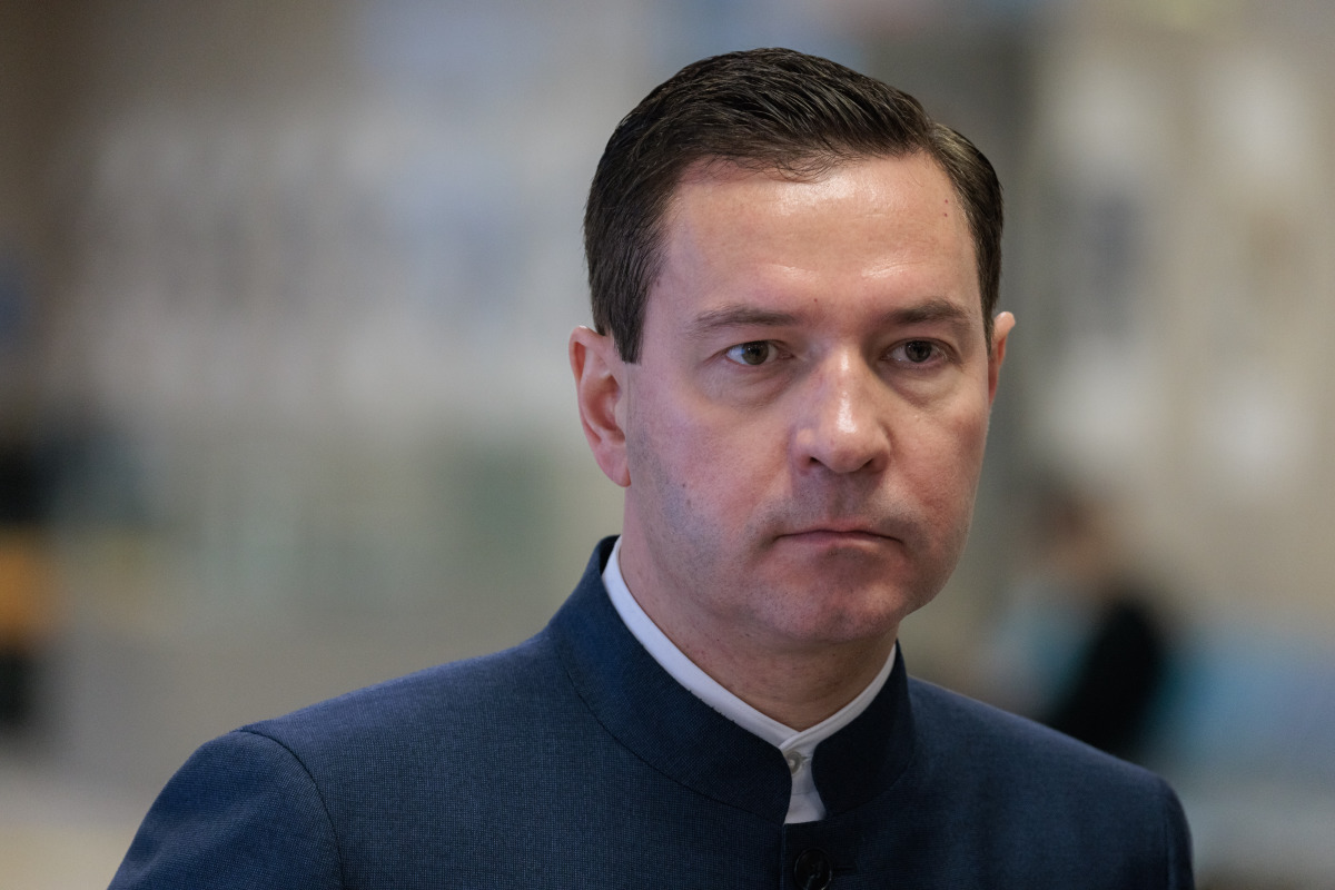 Владимир Леонов