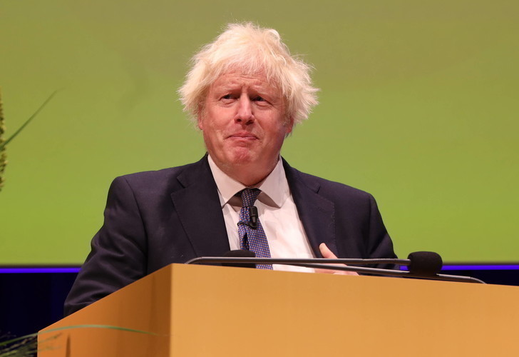 The Sun: Британские консерваторы упрашивают Джонсона вернуться в политику из-за рейтингов
