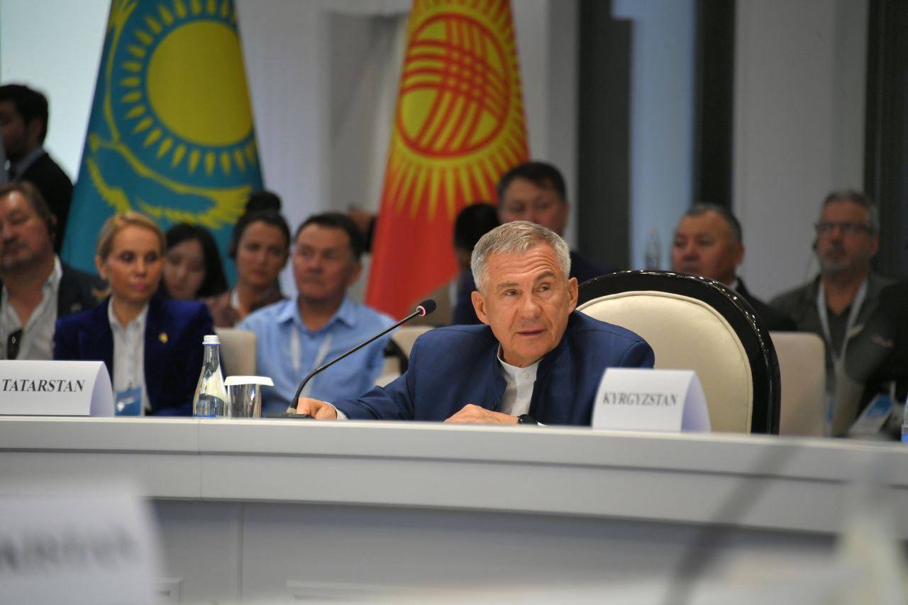 Рустам Минниханов