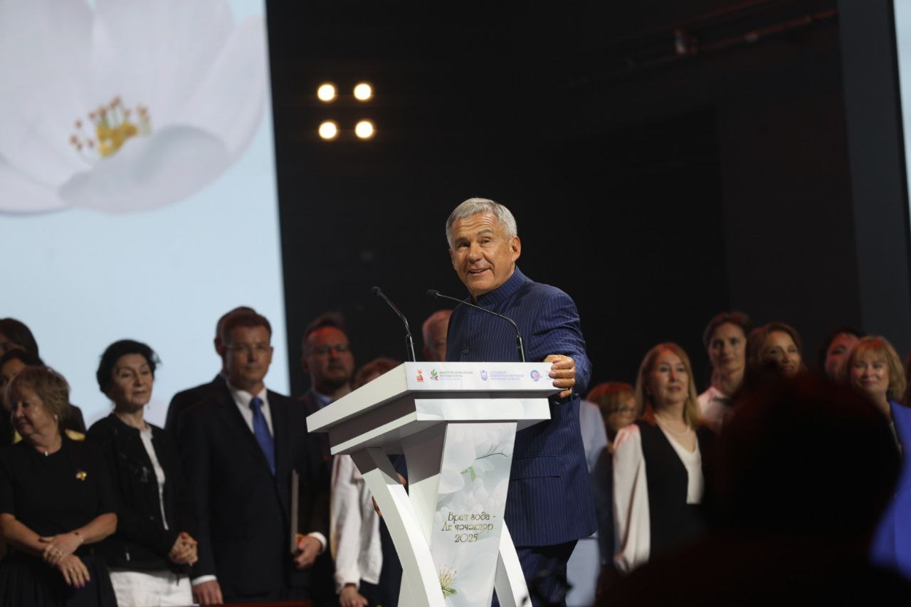 Рустам Минниханов