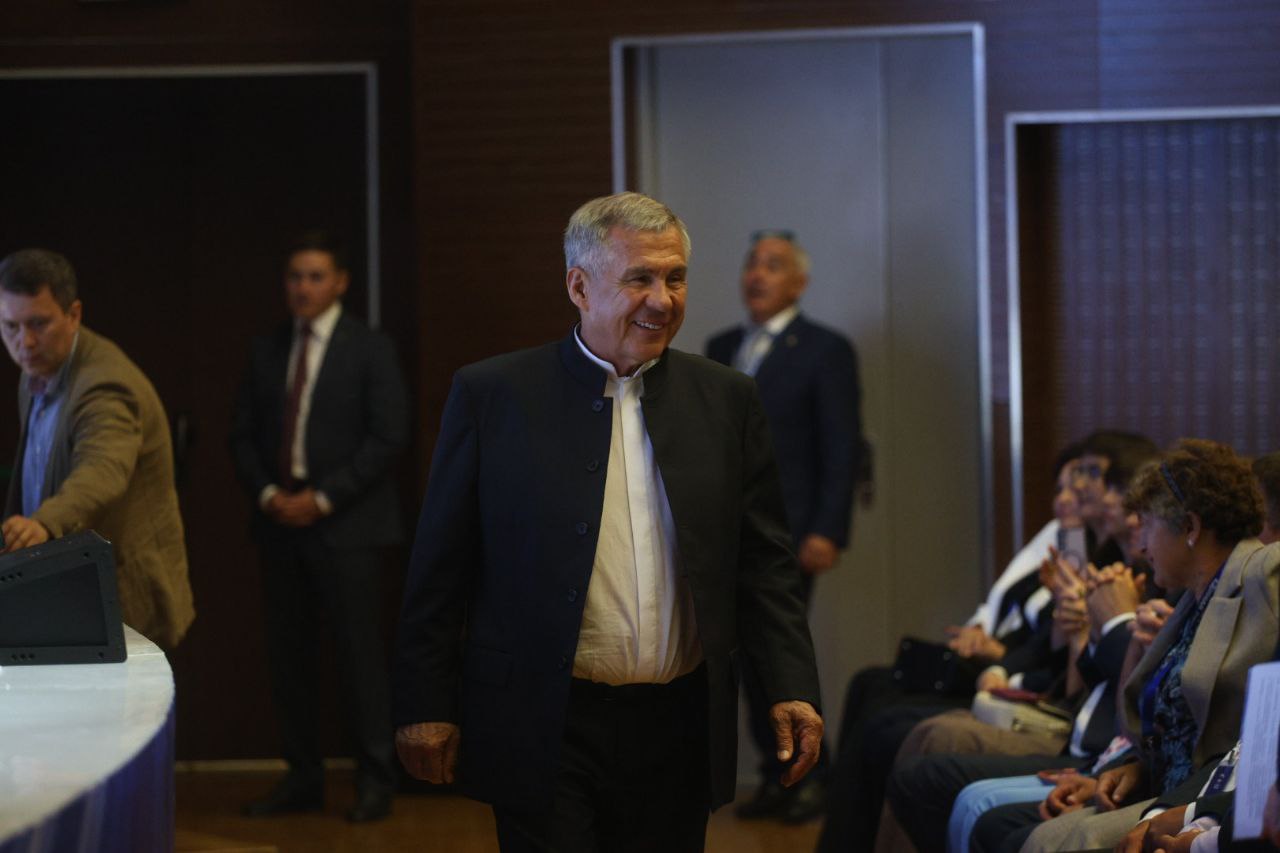 Рустам Минниханов