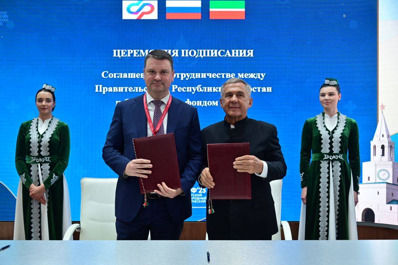 Сергей Чирков и Рустам Минниханов