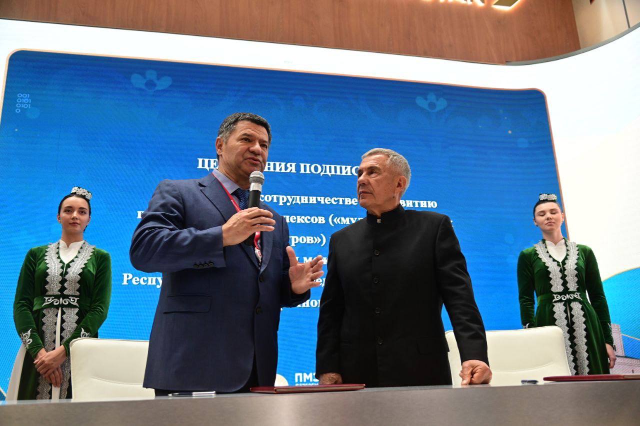 Андрей Тарасенко и Рустам Минниханов