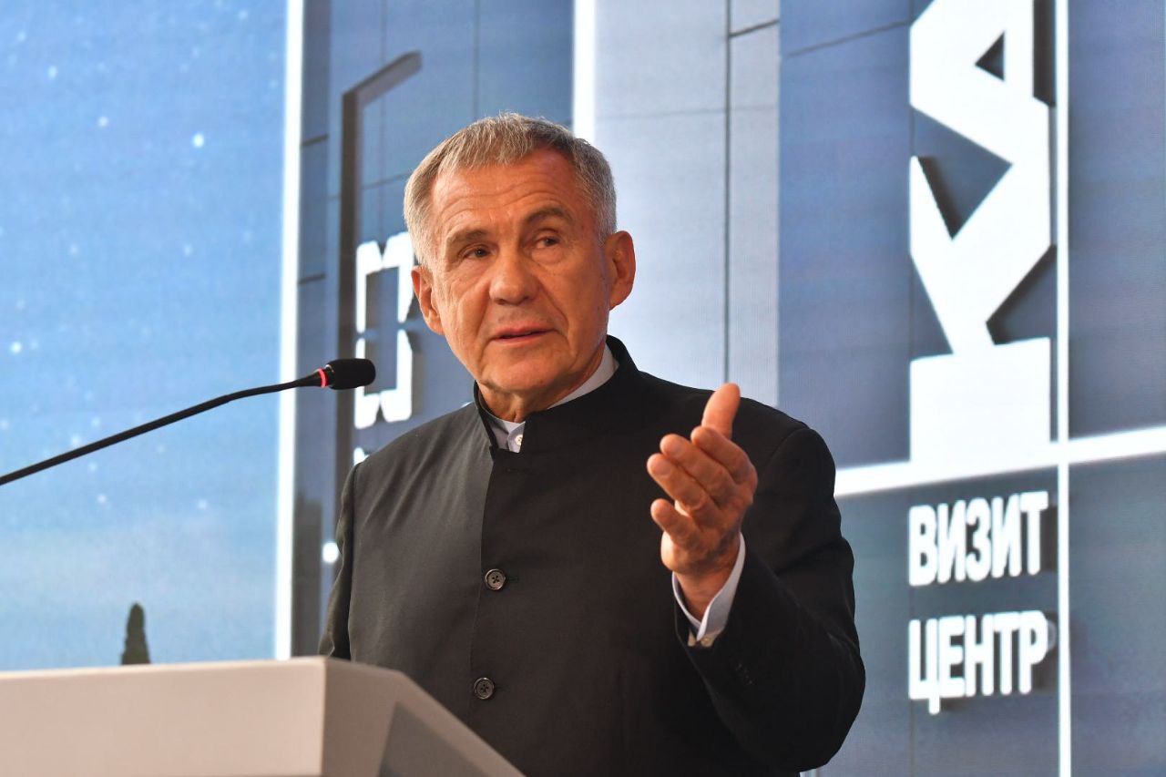 Рустам Минниханов