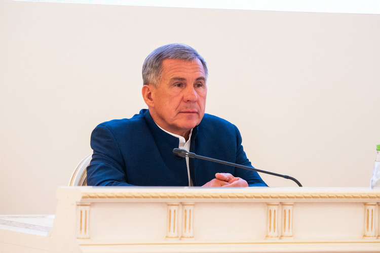 Рустам Минниханов