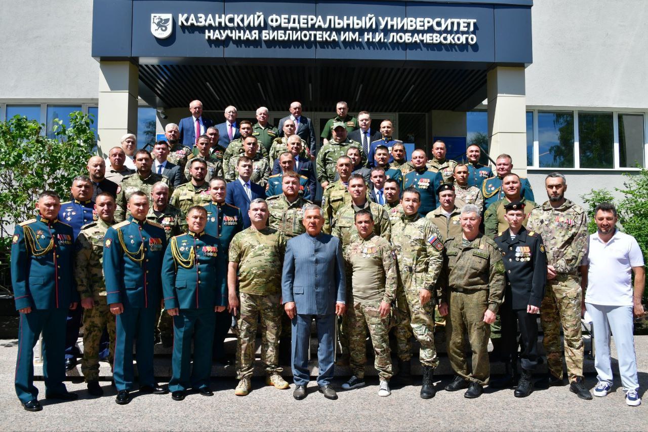 Рустам Минниханов