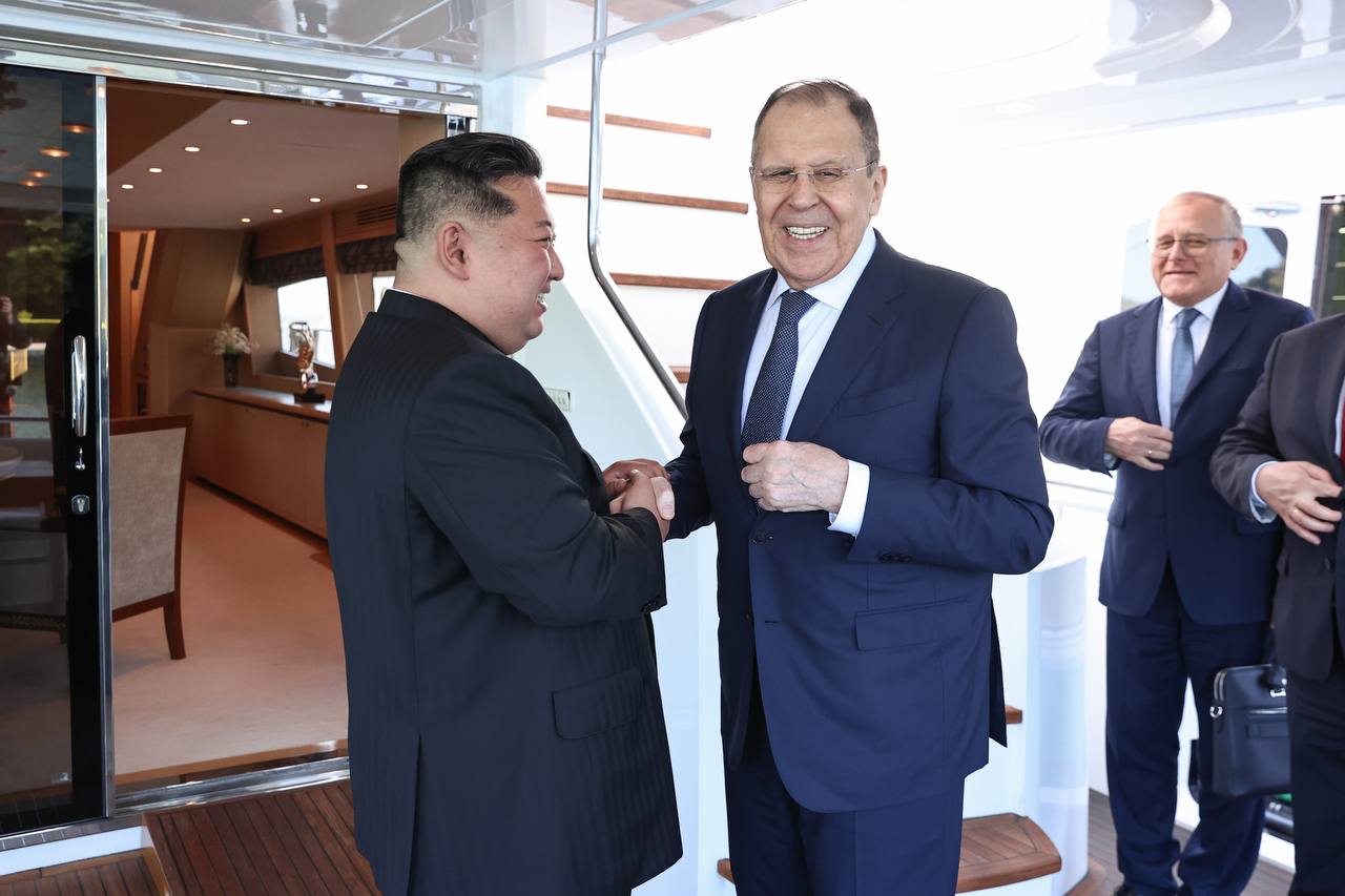 Ким Чен Ын и Сергей Лавров