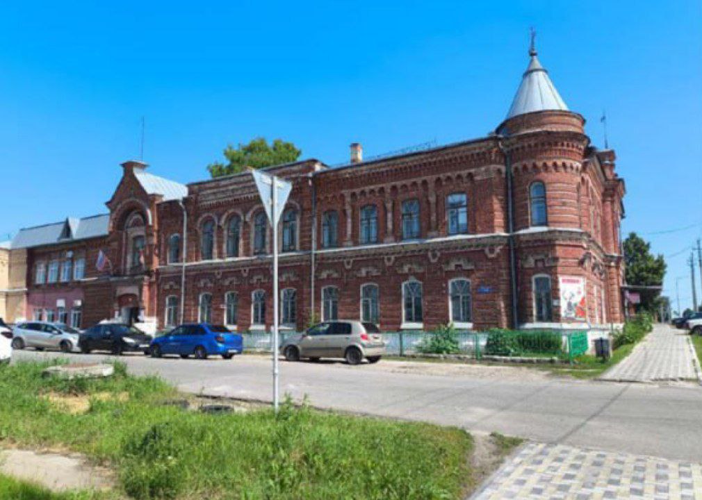 Здание земской управы