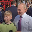 «Владимир Владимирович, берегите, пожалуйста, себя»: Путин вышел к жителям Петербурга (видео)