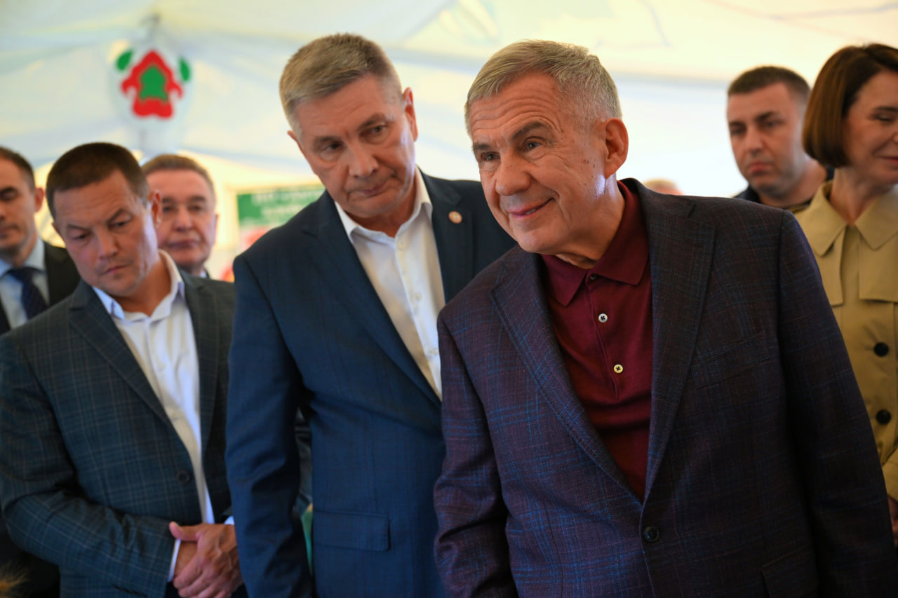 Глава Актанышского района Ленар Зарипов и Рустам Минниханов