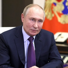 Путин продлил ответные меры на западные санкции еще на два года