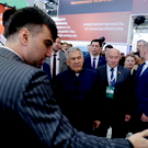 Рустам Минниханов и Максут Шадаев посетили образовательную платформу ZamaCode на форуме Kazan Digital Week