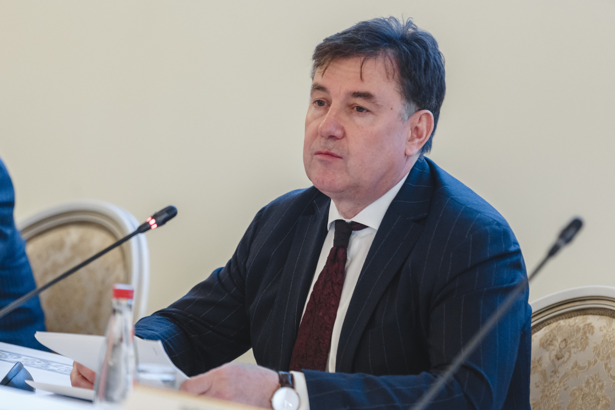 Виктор Момотов