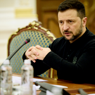 Зеленский пригрозил «чиновникам Кремля» ударами дальнобойным оружием США