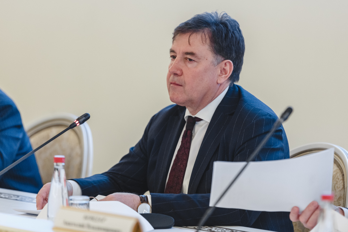 Виктор Момотов