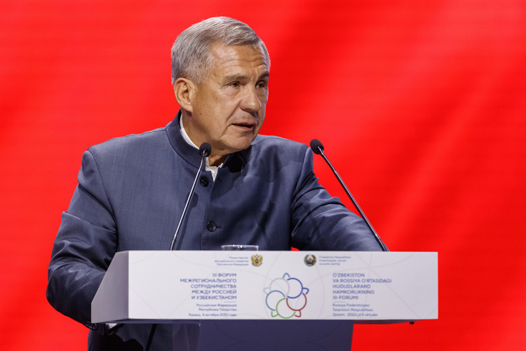 Рустам Минниханов
