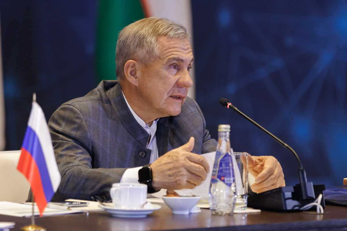 Рустам Минниханов