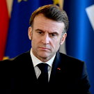 Макрон объявит досрочные парламентские выборы в случае вынесения вотума недоверия правительству Лекорню