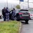 В Казани мужчина открыл стрельбу на улице Тэцевской