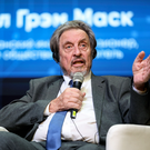 Освещение улиц, чистота и женщины: отец Илона Маска о впечатлениях после визита в Казань