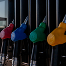 ФАС: Поставщики топлива стали «значительно снижать» цены на бирже