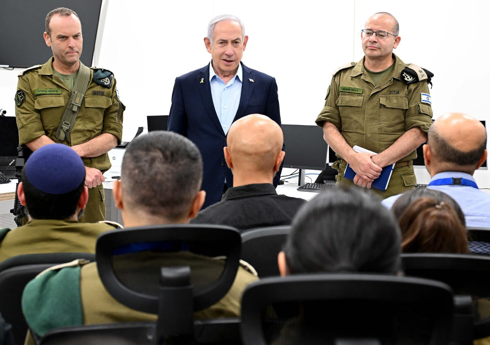 Роман Гофман (справа)