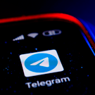 РБК: В России начали ограничивать регистрацию в «Телеграме» и WhatsApp*