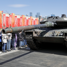 Путин в своей библиотеке сохранил фрагмент подбитого танка Leopard из зоны СВО