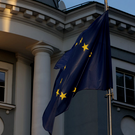 Politico: Киев может лишиться поддержки МВФ, если ЕС не использует российские активы