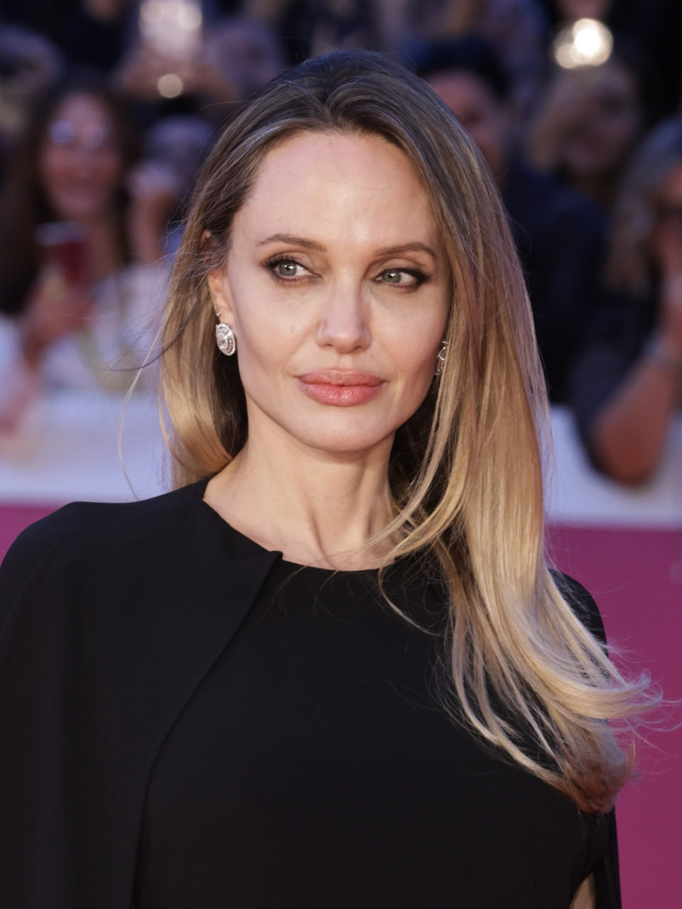 Анджелина Джоли