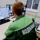 На перекрестке Бондаренко – Ямашева в Казани затопило дорогу после аварии на сетях