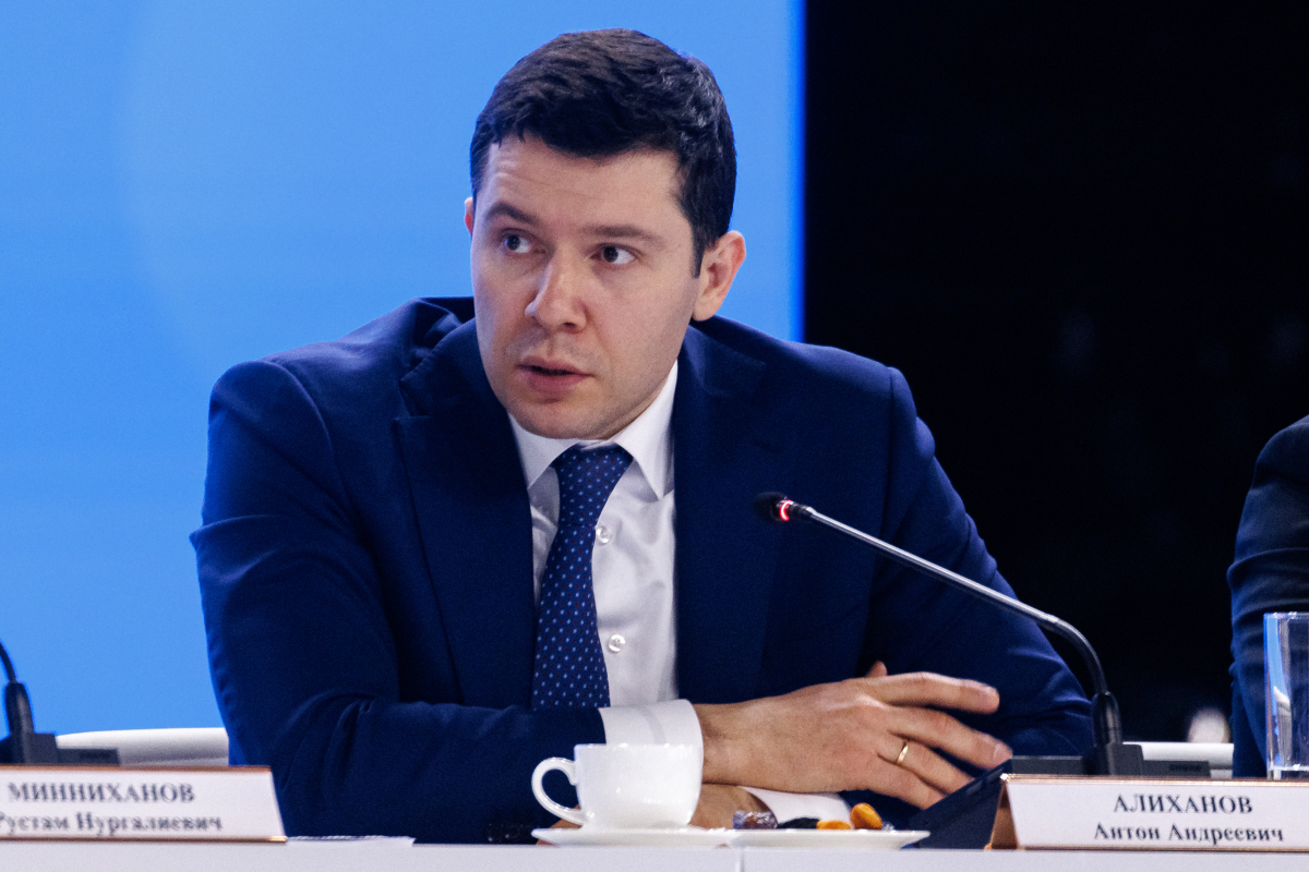 Антон Алиханов