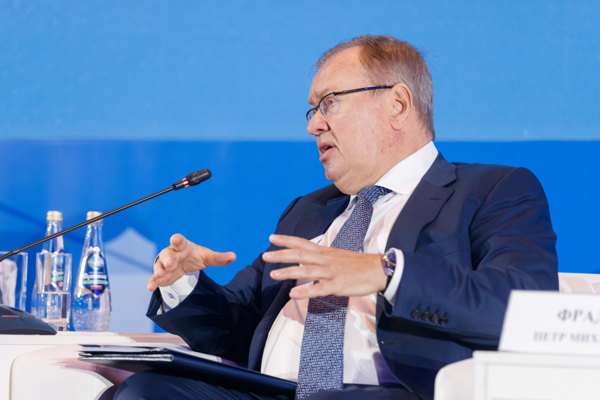 Андрей Костин