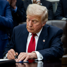 Axios: Швейцария отправила Трампу килограммовый слиток золота, чтобы задобрить его и добиться снижения пошлин