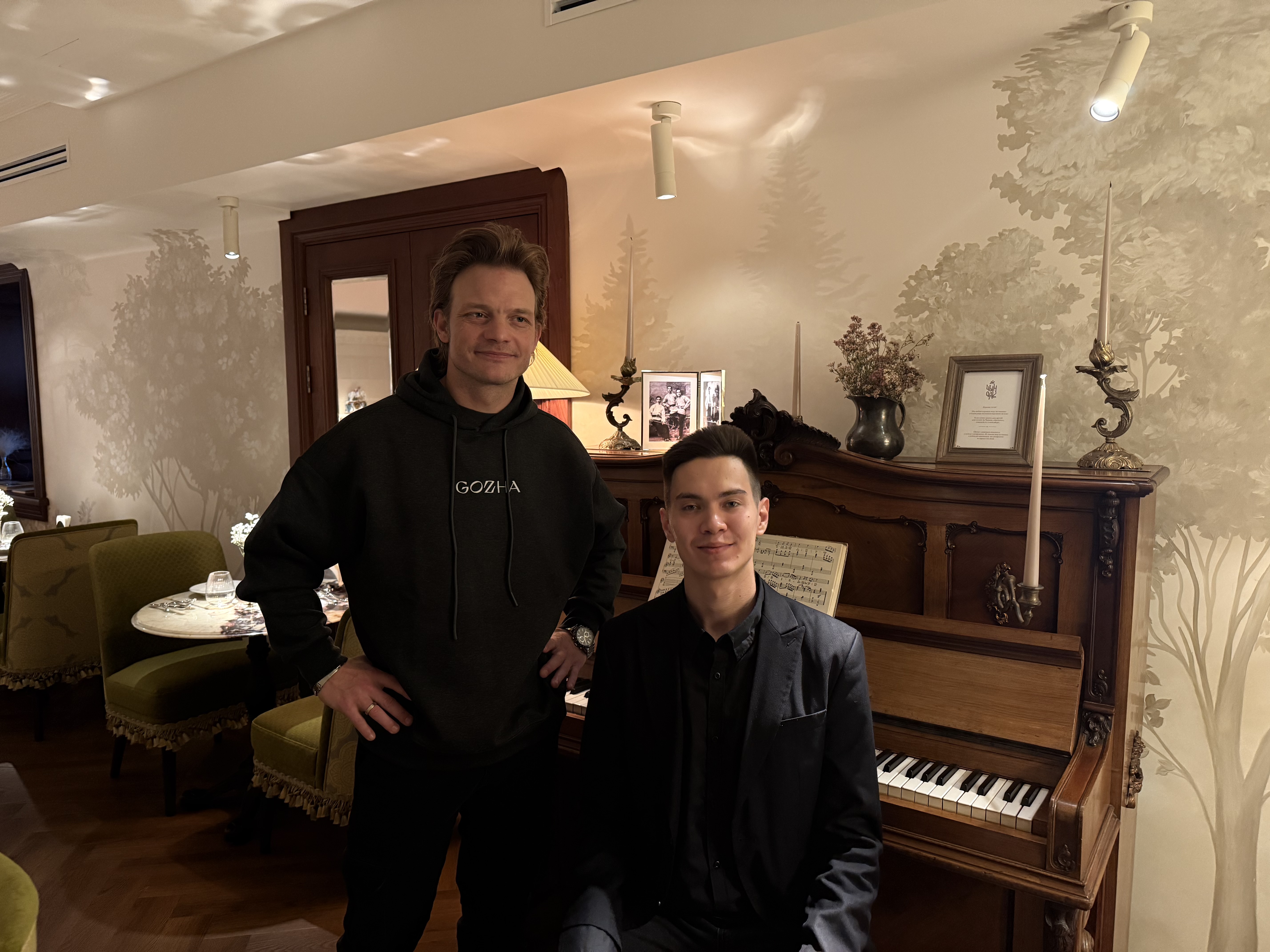 Евгений Ткачук (слева)