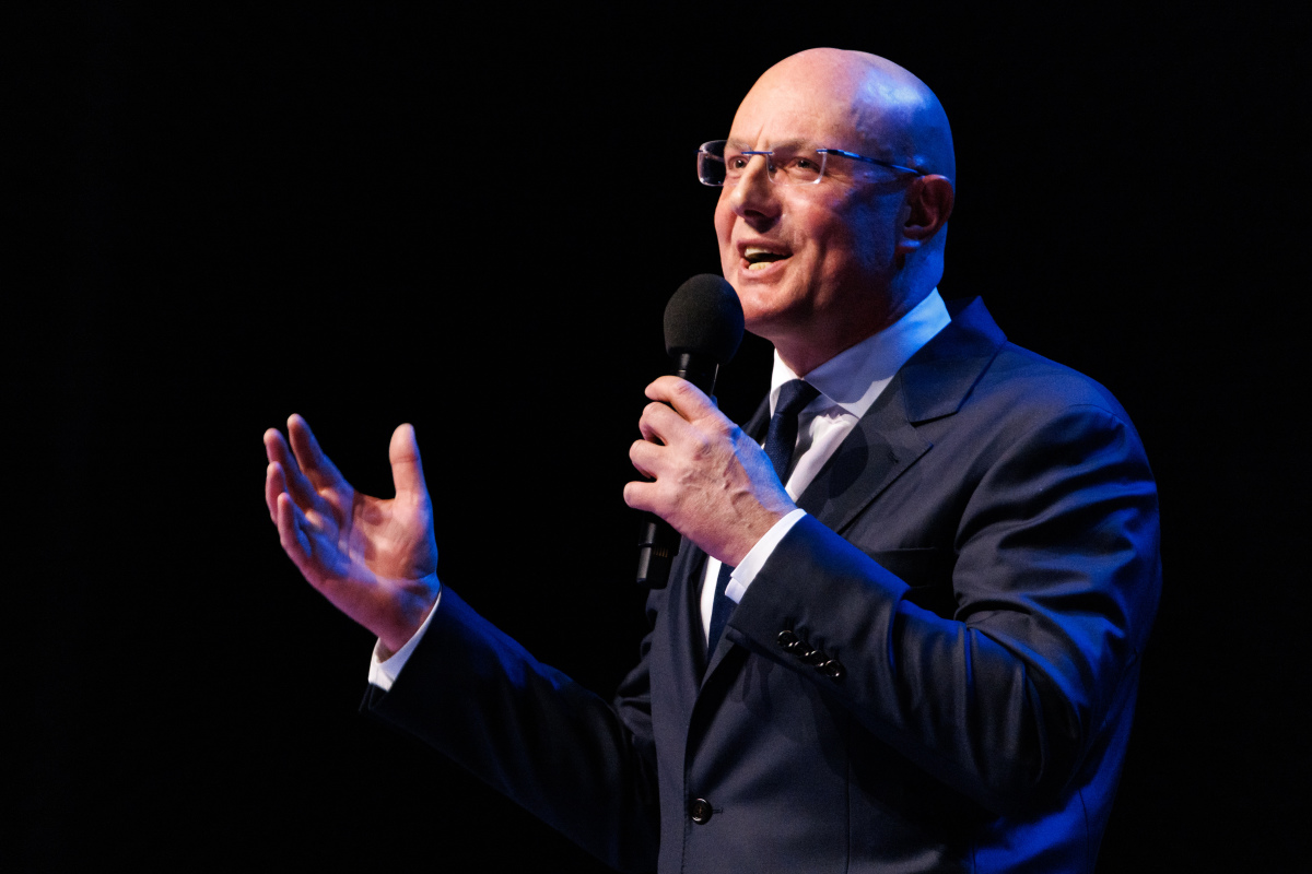 Дмитрий Чернышенко