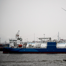 В Черном море загорелся нефтяной танкер из-за «внешнего воздействия»