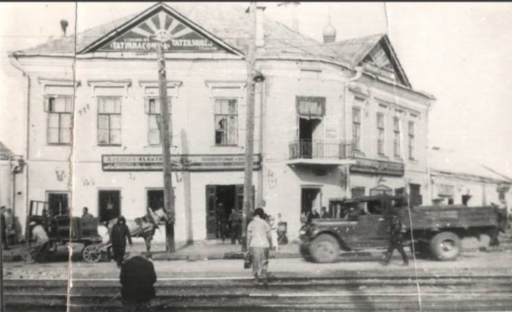 Здание Татжилсоюза на месте будущего строительства (1934–1939)