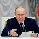 «Какие экзамены-то?»: Путин об отказе школ принимать детей соотечественников, приехавших из-за рубежа