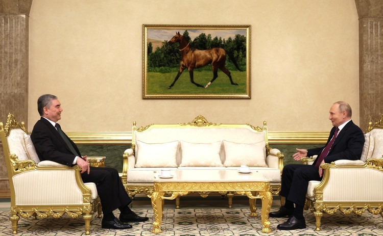 Гурбангулы Бердымухамедов и Владимир Путин (архивное фото)