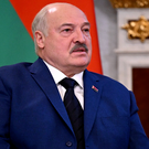 Лукашенко рассказал, что договорился с Путиным закупить российские самолеты