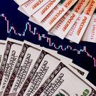 Курс доллара на рынке «Форекс» впервые за месяц превысил 81 рубль