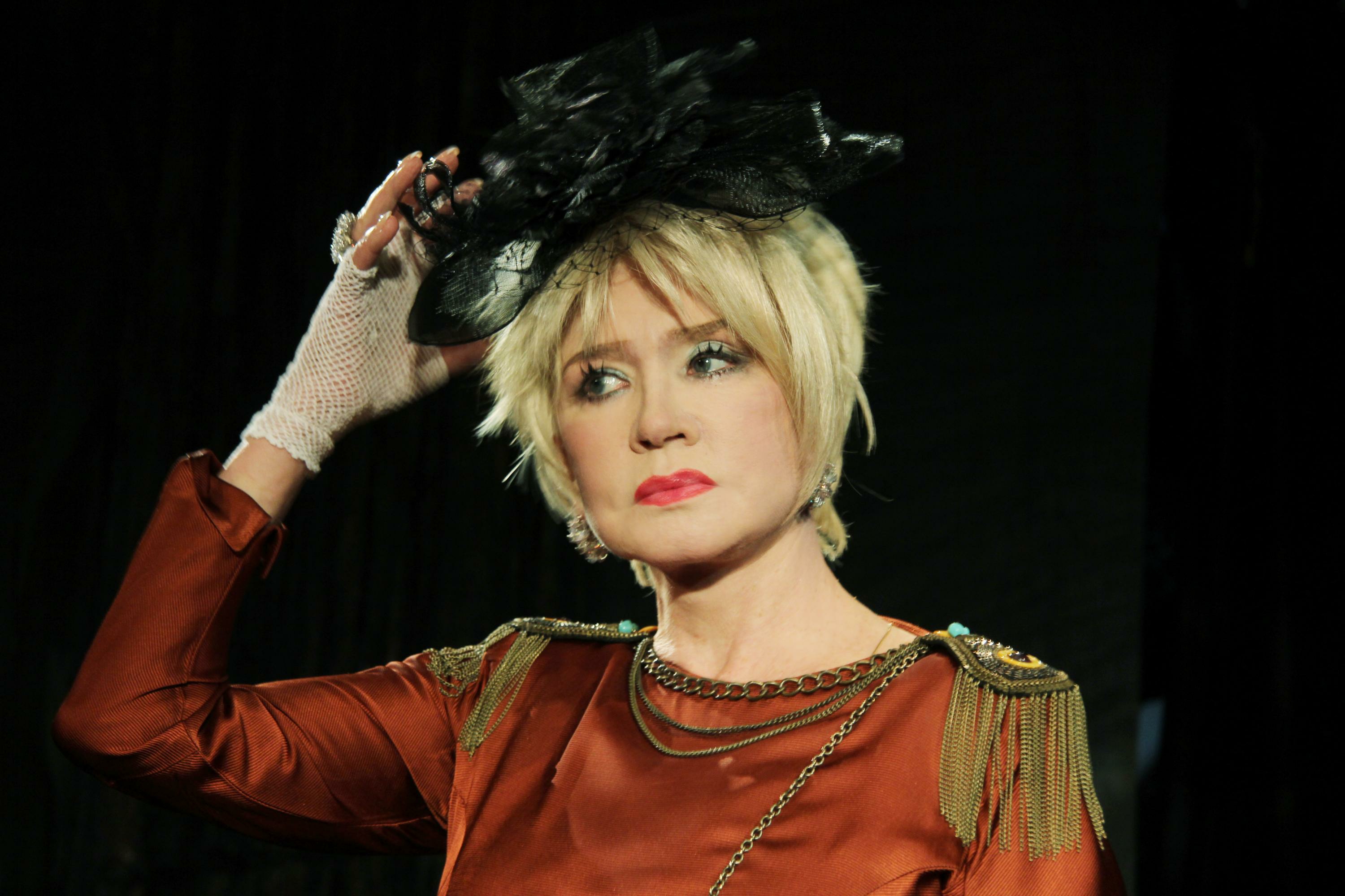 Вера Алентова